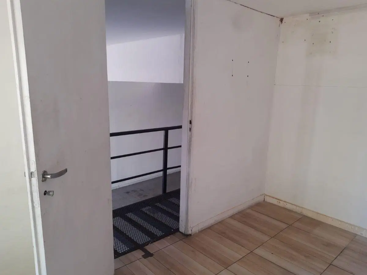 Alquiler de excelente local comercial en Adrogué 2