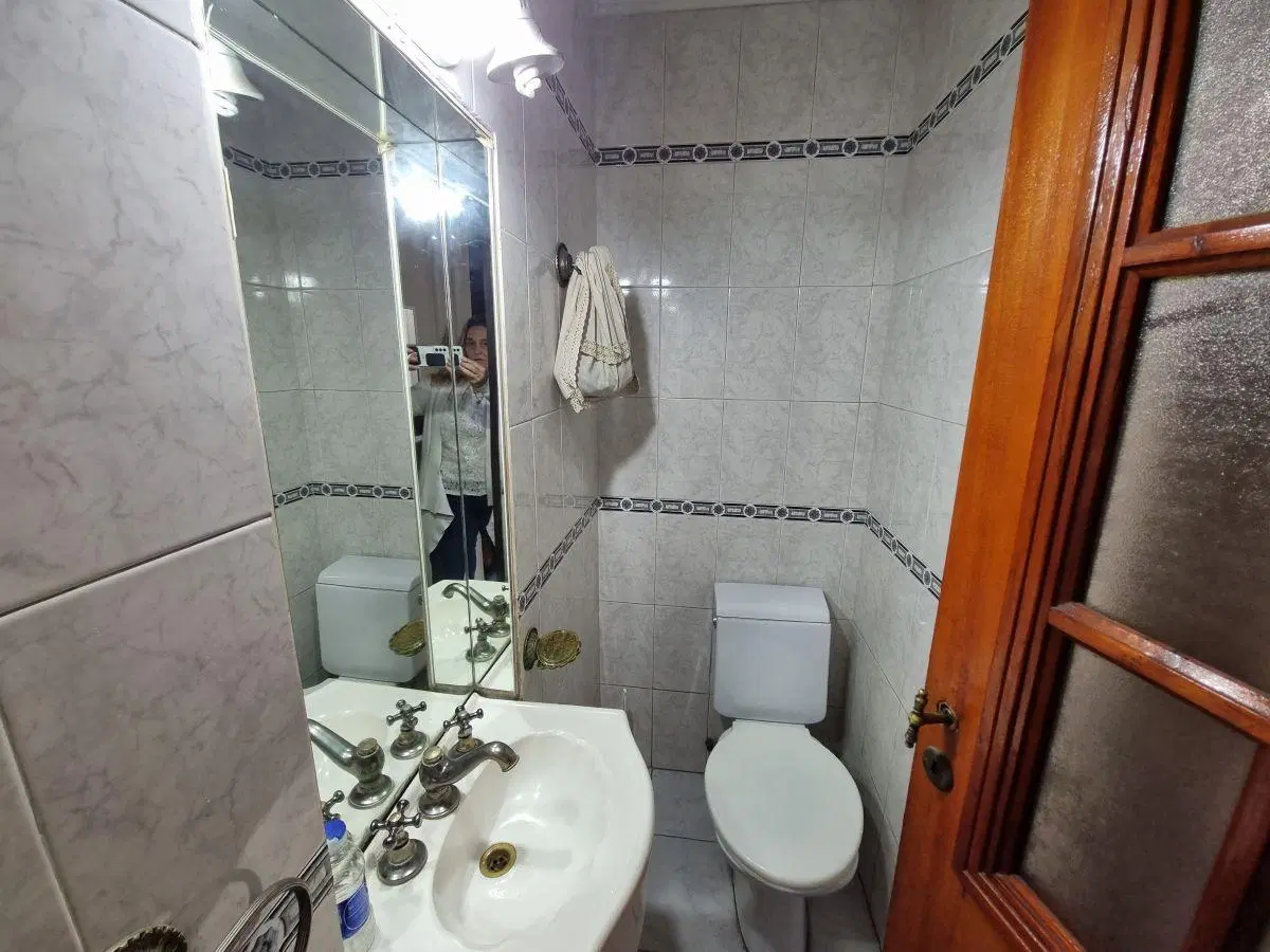 VENDO EXCELENTE Y AMPLIO PH EN ESQUINA CON HERMOSA VISTA AL PARQUE CENTENARIO. MUY LUMINOSO. 5