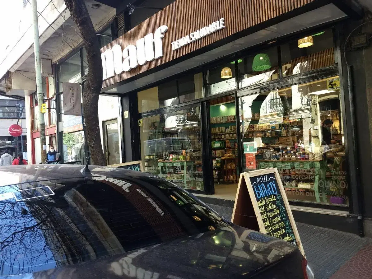 VENDO LOCAL CON 7 METROS DE FRENTE. BARRIO NORTE 5