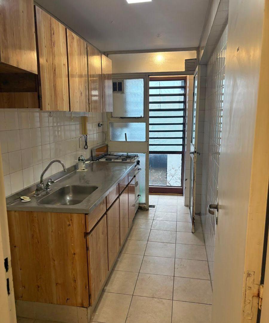 Foto de ALQUILO DEPARTAMENTO DE 3 AMBIENTES AL FRENTE CON BALCÓN EN BOULEVARD, imagen 2