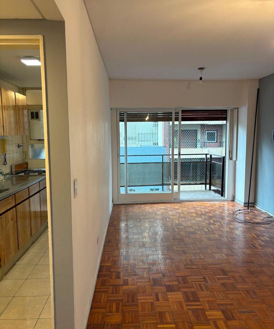 Foto de ALQUILO DEPARTAMENTO DE 3 AMBIENTES AL FRENTE CON BALCÓN EN BOULEVARD, imagen 5