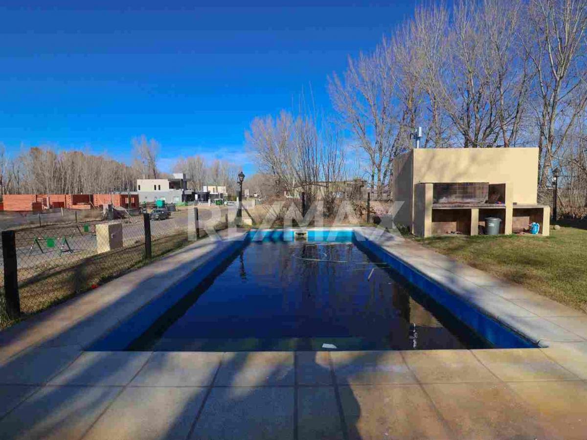 Casa Uf 823 B° Los Canales de Plottier 4