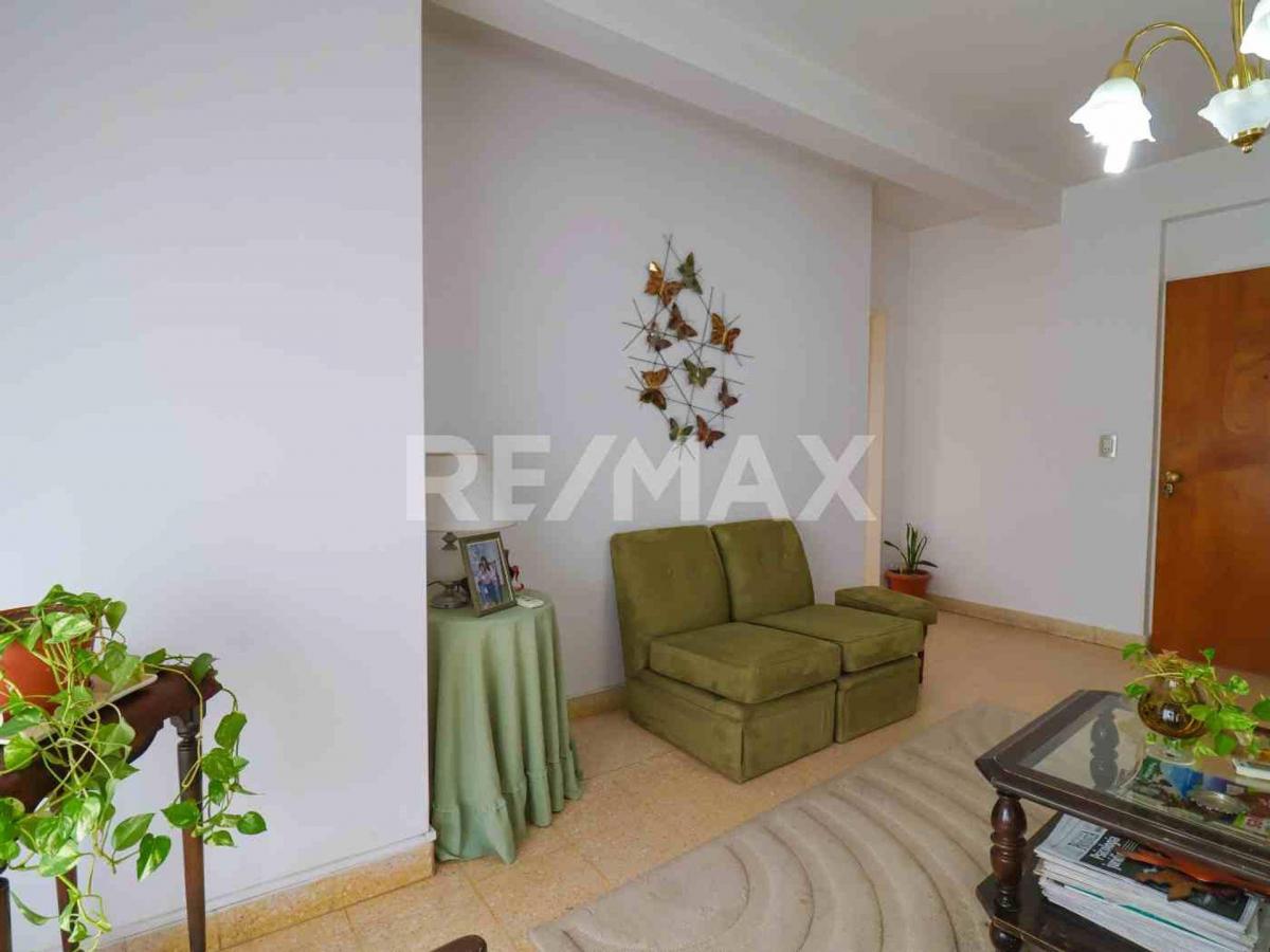 Venta – Departamento de 4 Dorm. Brown 163, Nqn 2