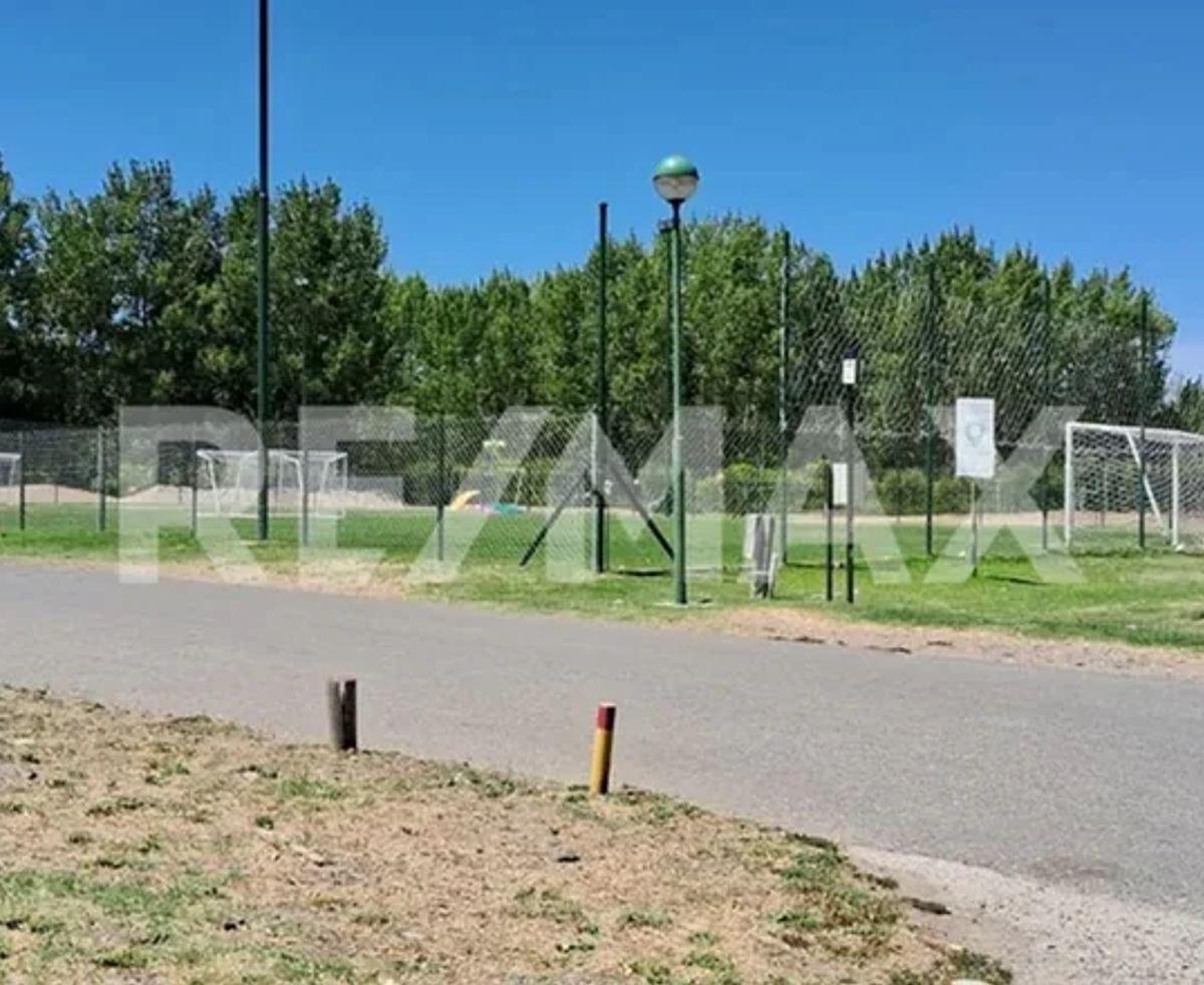 Casa en Venta, Barrio Privado Canales de Plottier 5