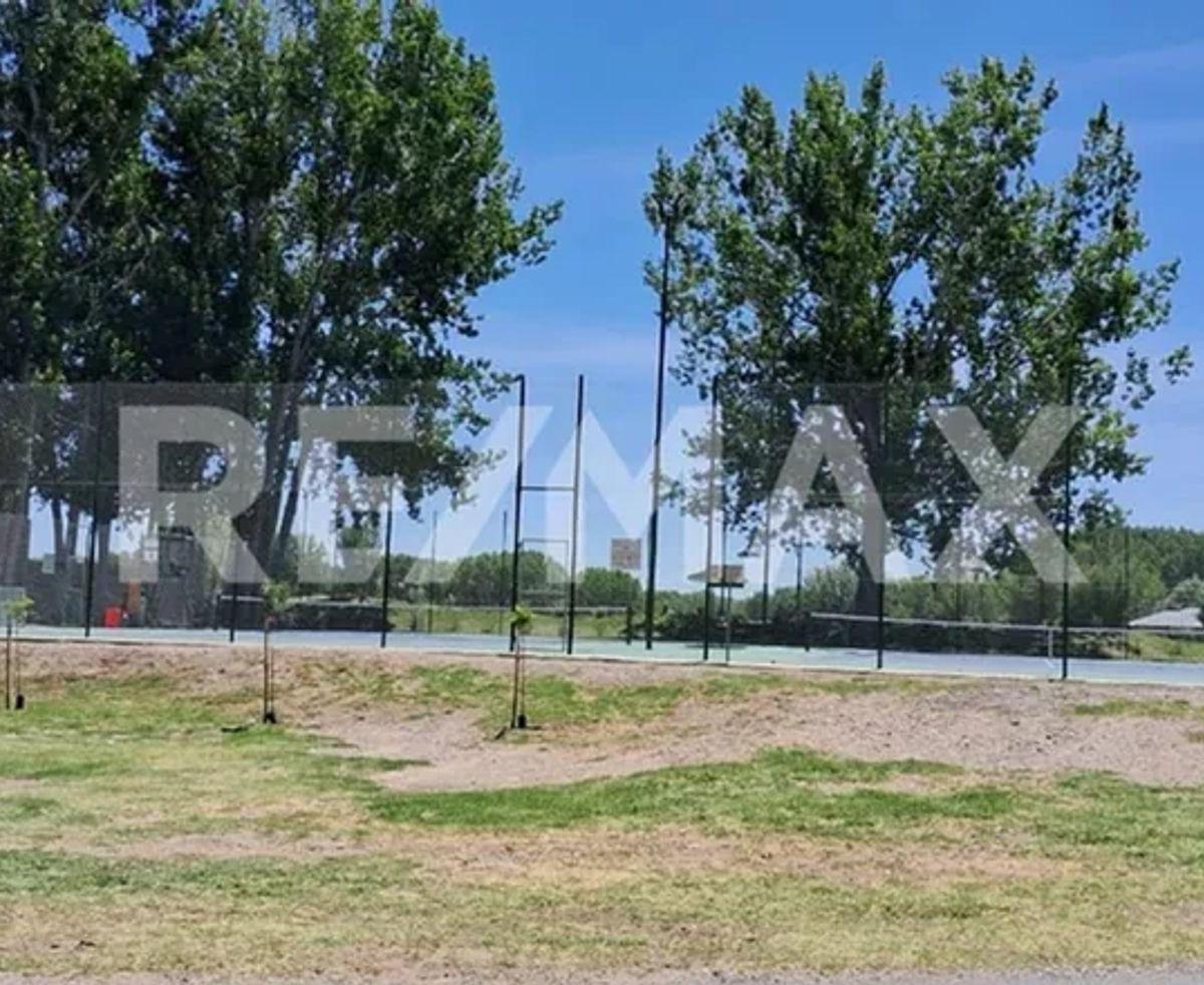 Casa en Venta, Barrio Privado Canales de Plottier 4