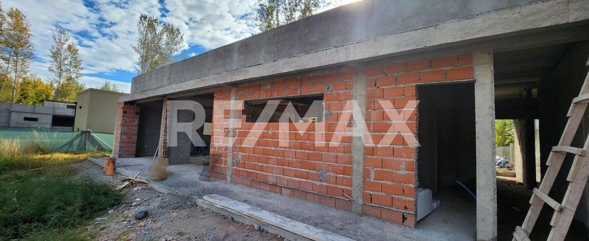 Casa en Venta, Barrio Privado Canales de Plottier 1