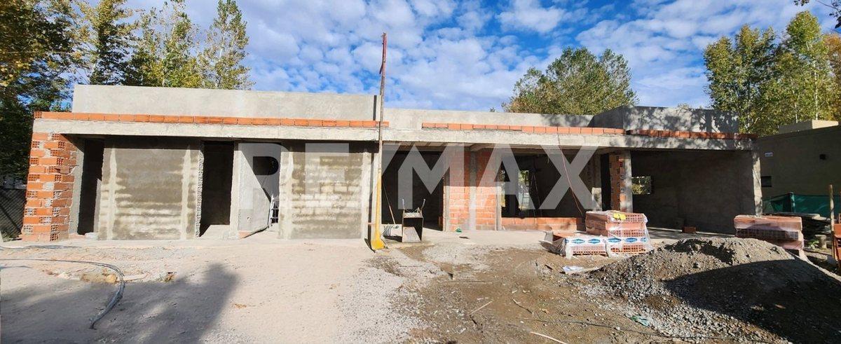 Casa en Venta, Barrio Privado Canales de Plottier 3