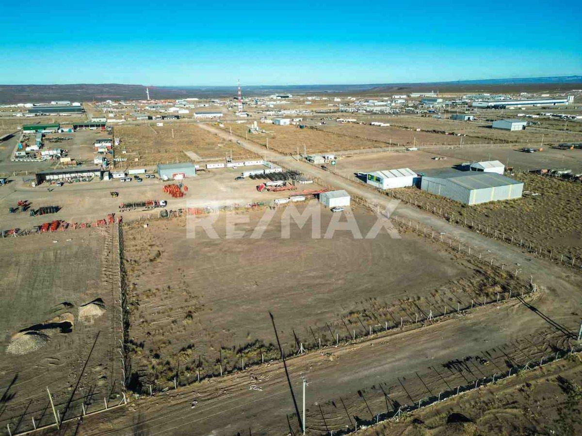 En Venta 1 Hectarea con Galpón Escriturada 4