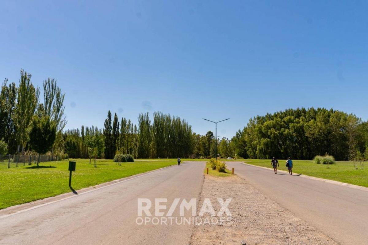 Venta - Terreno Uf 455| B° Los Canales de Plottier 3