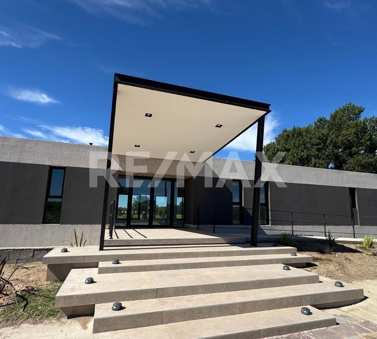 Venta - Terreno 1021,27 m², B° Canales de Plottier 3