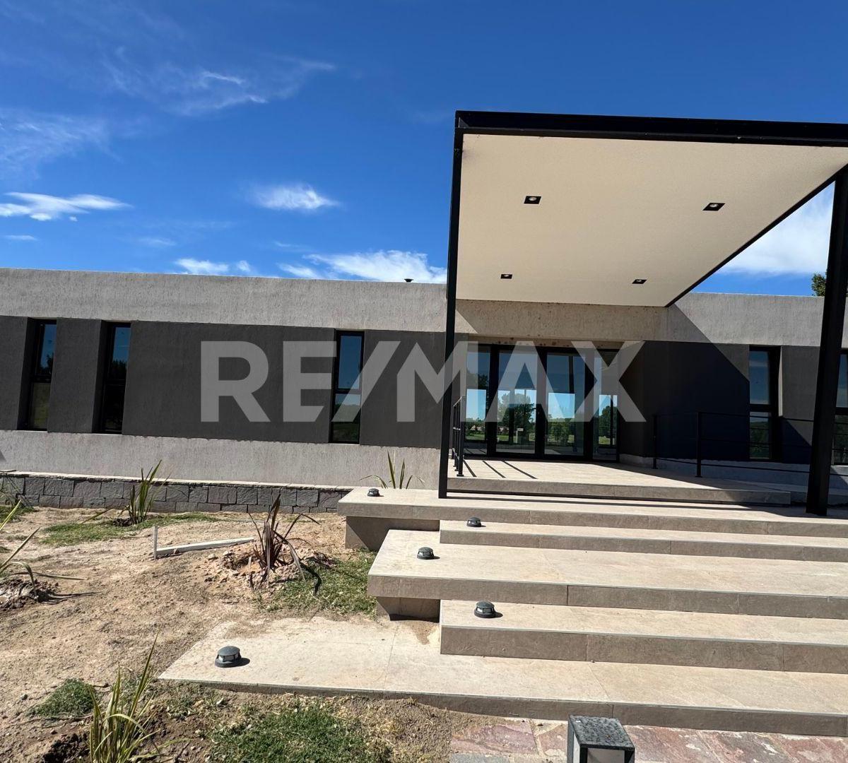 Venta - Terreno 1021,27 m², B° Canales de Plottier 1