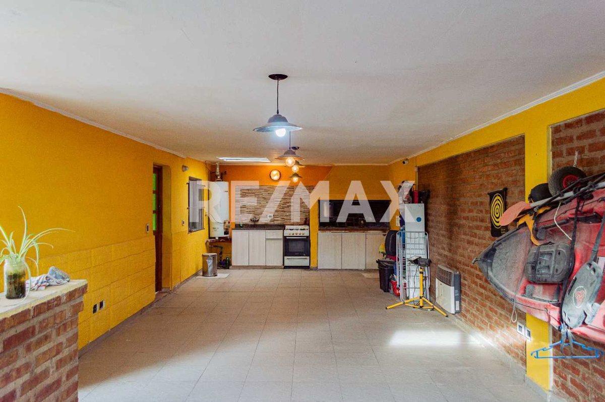 Casa 2 Dorm. en Venta, Fernandez Oro 3