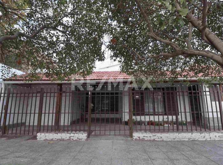 VENTA –  CASA 3 DORM.  GDOR. MASTROPIEDRA, NEUQUÉN 2