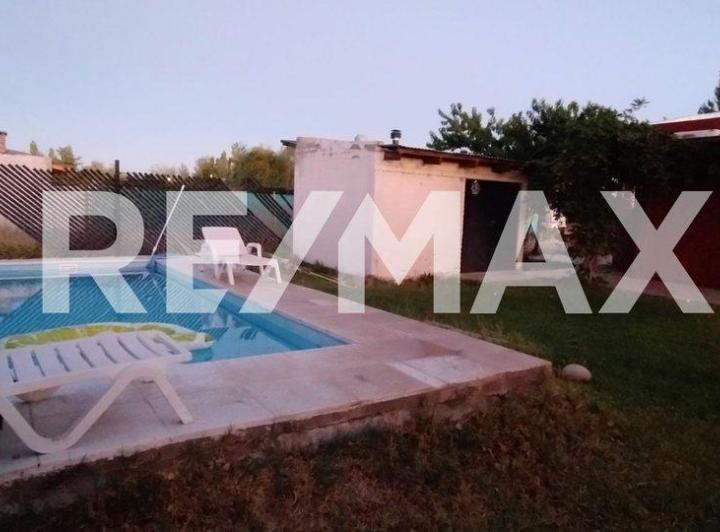 EN VENTA Casa de 3 dormitorios con Pileta-Plottier 5