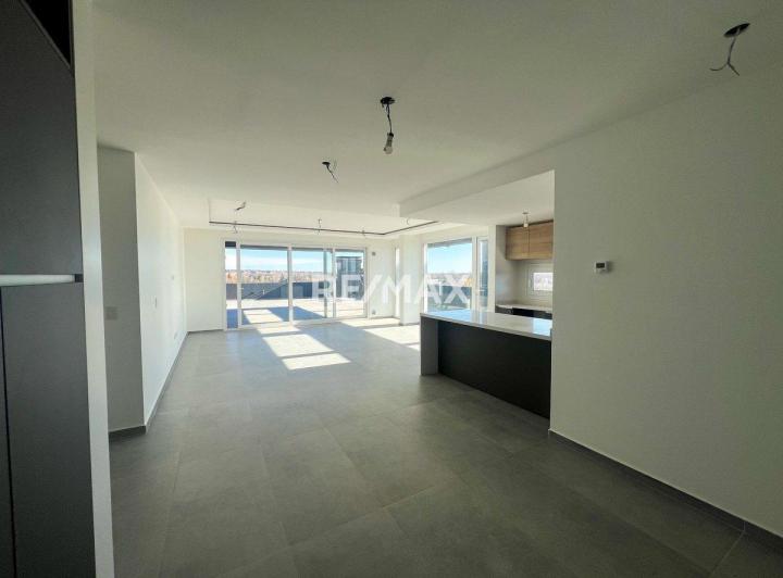 DEPARTAMENTO SEMI PISO EN VENTA 3 DORMITORIOS 3