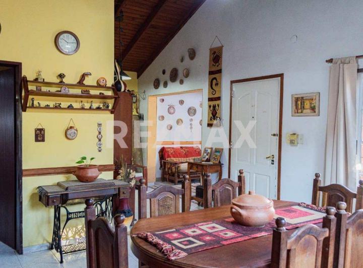 CASA EN PB 3DORM + QUINCHO PLOTTIER B° LOS CANALES 5