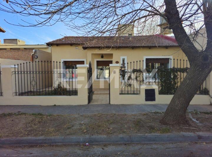 ALQUILER CASA TRES DORM CENTRO ESTE NEUQUEN 5
