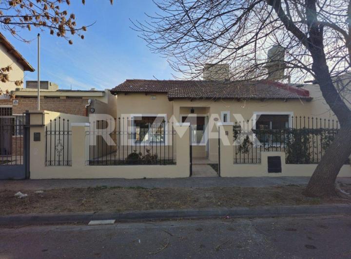 ALQUILER CASA TRES DORM CENTRO ESTE NEUQUEN 1
