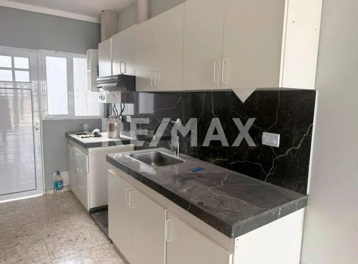 CASA 2 DORM. EN ALQUILER EN B° LA CASONA II PLOT. 5