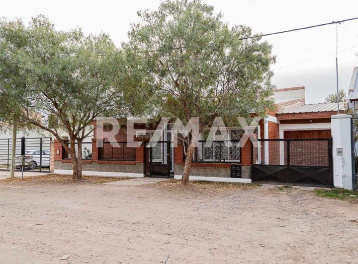 ALQUILER CASA URBANIZACIÓN BOSH 1