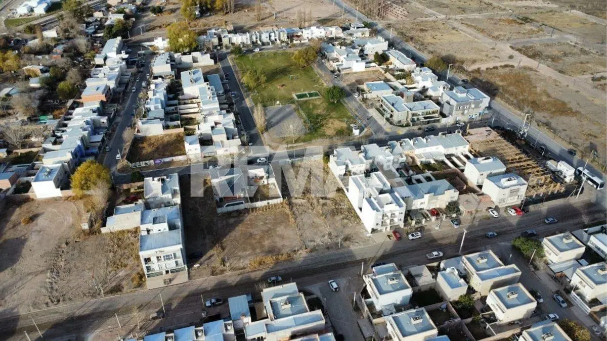 VENTA TERRENO 900M2 ANAYA Y SAYEN - NQN 4