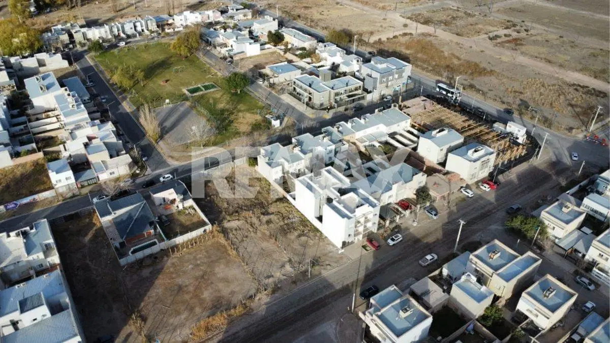 VENTA TERRENO 900M2 ANAYA Y SAYEN - NQN 3