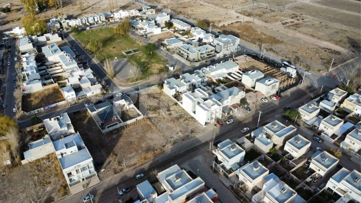 VENTA TERRENO 600M2 ANAYA Y SAYEN - NQN 3