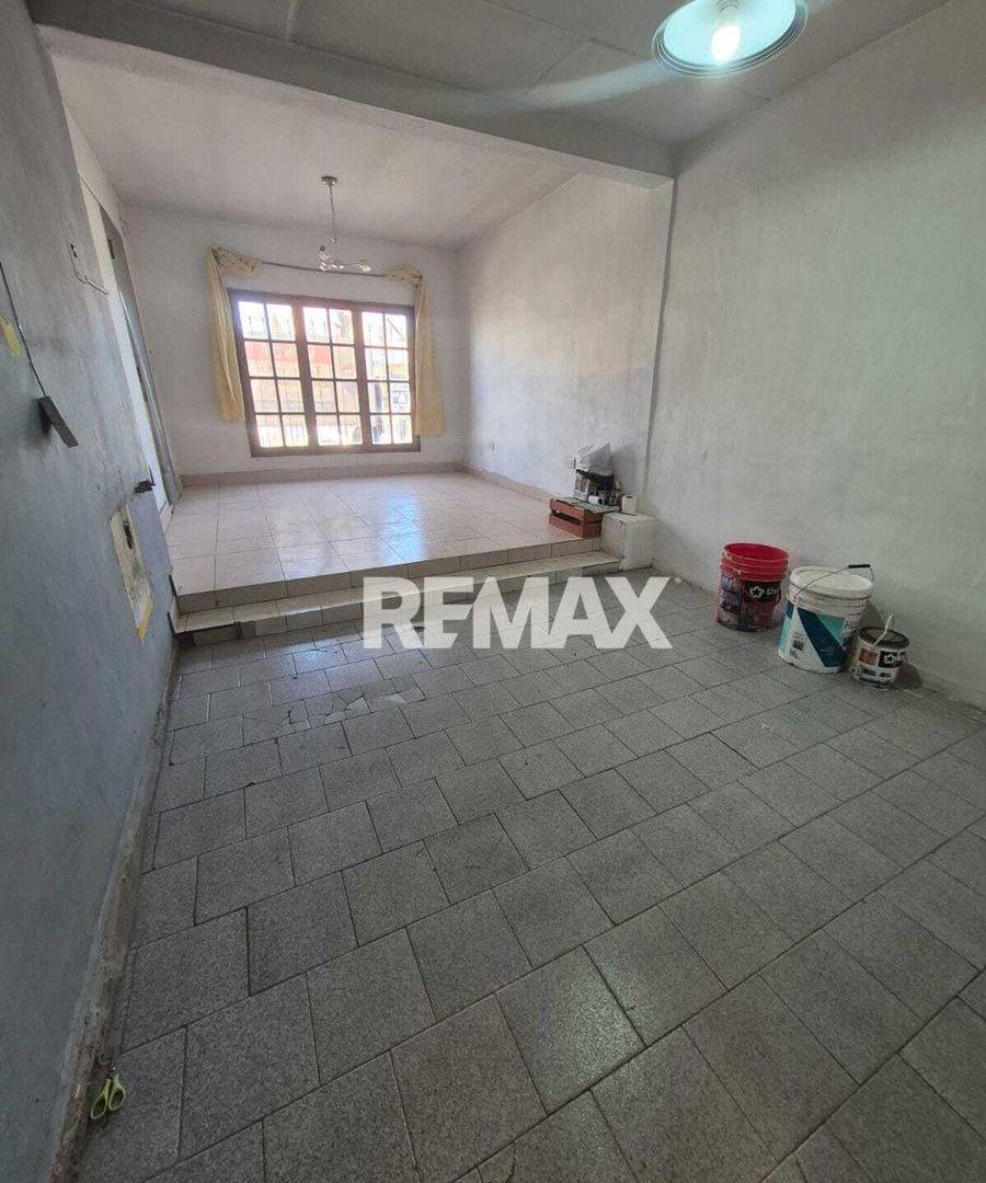VENTA - CASA CON POTENCIAL COMERCIAL - CENTENARIO