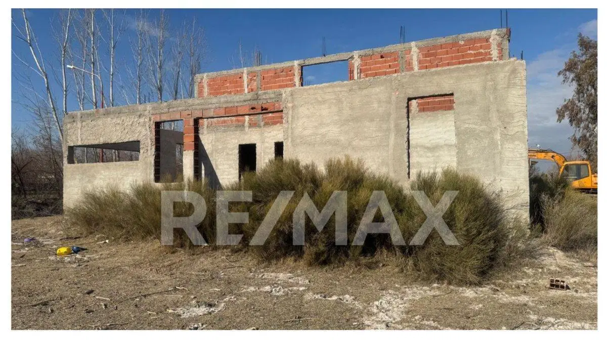 VENTA CASA A TERMINAR - FERNANDEZ ORO 4