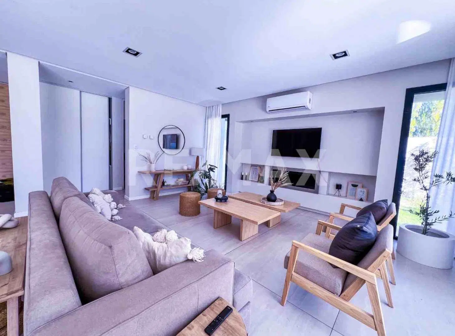 VENTA CASA C/PILETA B° PARQUE DE TALERO NQN 5