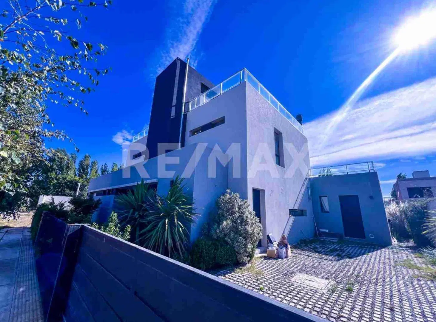 VENTA CASA C/PILETA B° PARQUE DE TALERO NQN 2