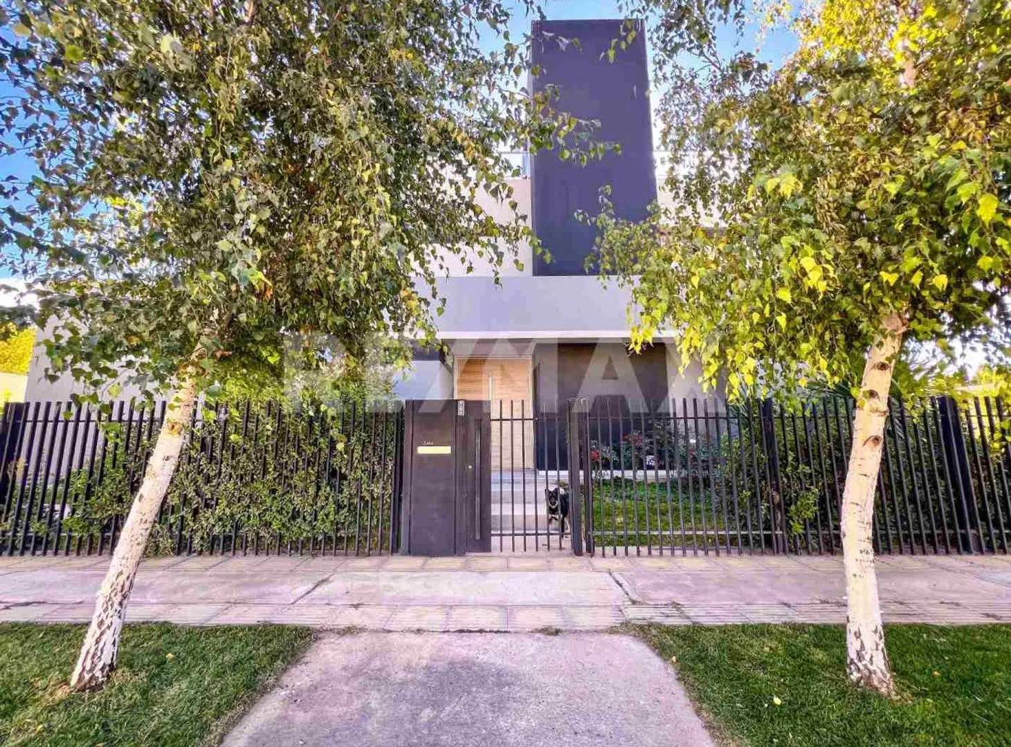 VENTA CASA C/PILETA B° PARQUE DE TALERO NQN 3