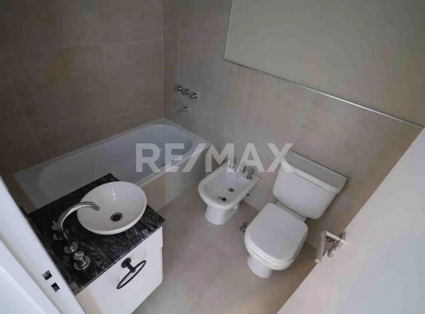 Deptos Monoambiente Apto Residencial y Profesional 5