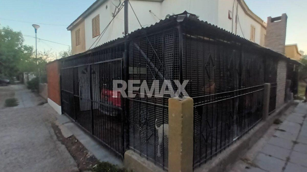VENTA DUPLEX 3 DORMITORIOS - CENTENARIO