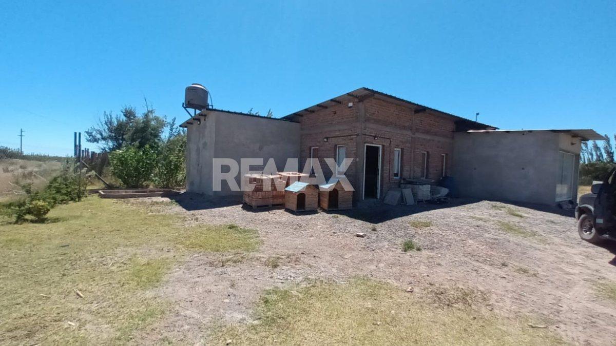 ALQUILER PREDIO CON OFICINA - CENTENARIO