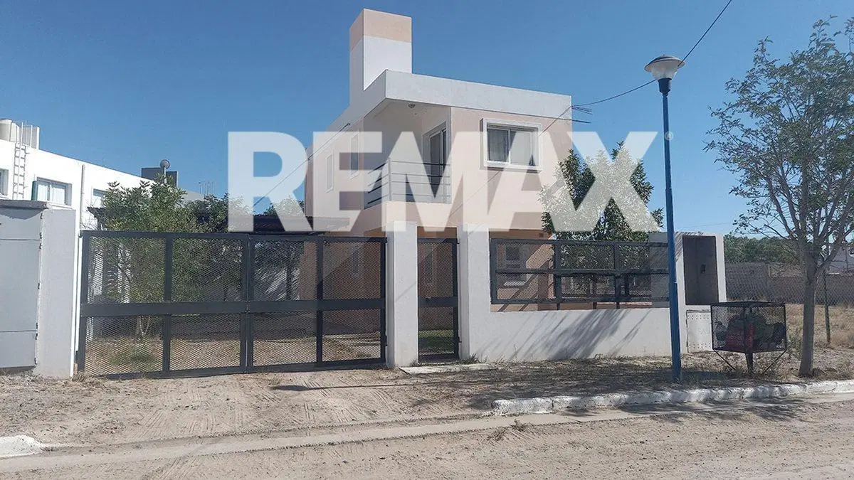 VENTA TERRENO CON PROYECTO DE DUPLEX DE 90 M2 2