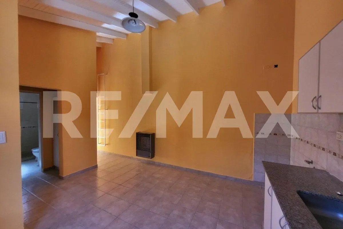 VENTA COMPLEJO DE 4 DPTOS EN PLOTTIER 2