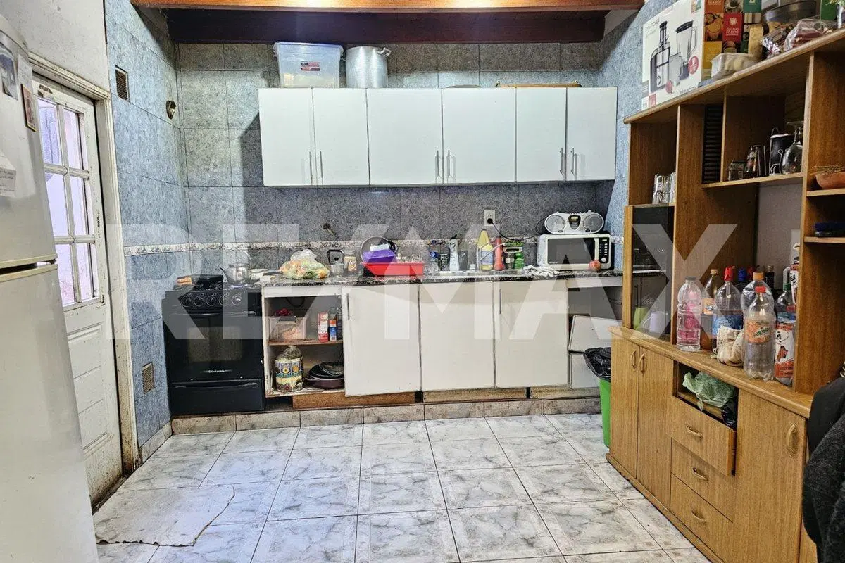 CASA 4 DORMITORIOS MAS LOCAL COMERCIAL 3