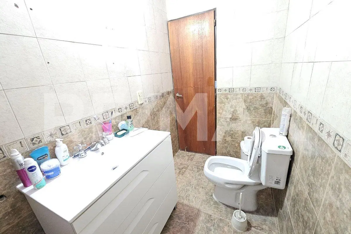 CASA 4 DORMITORIOS MAS LOCAL COMERCIAL 2