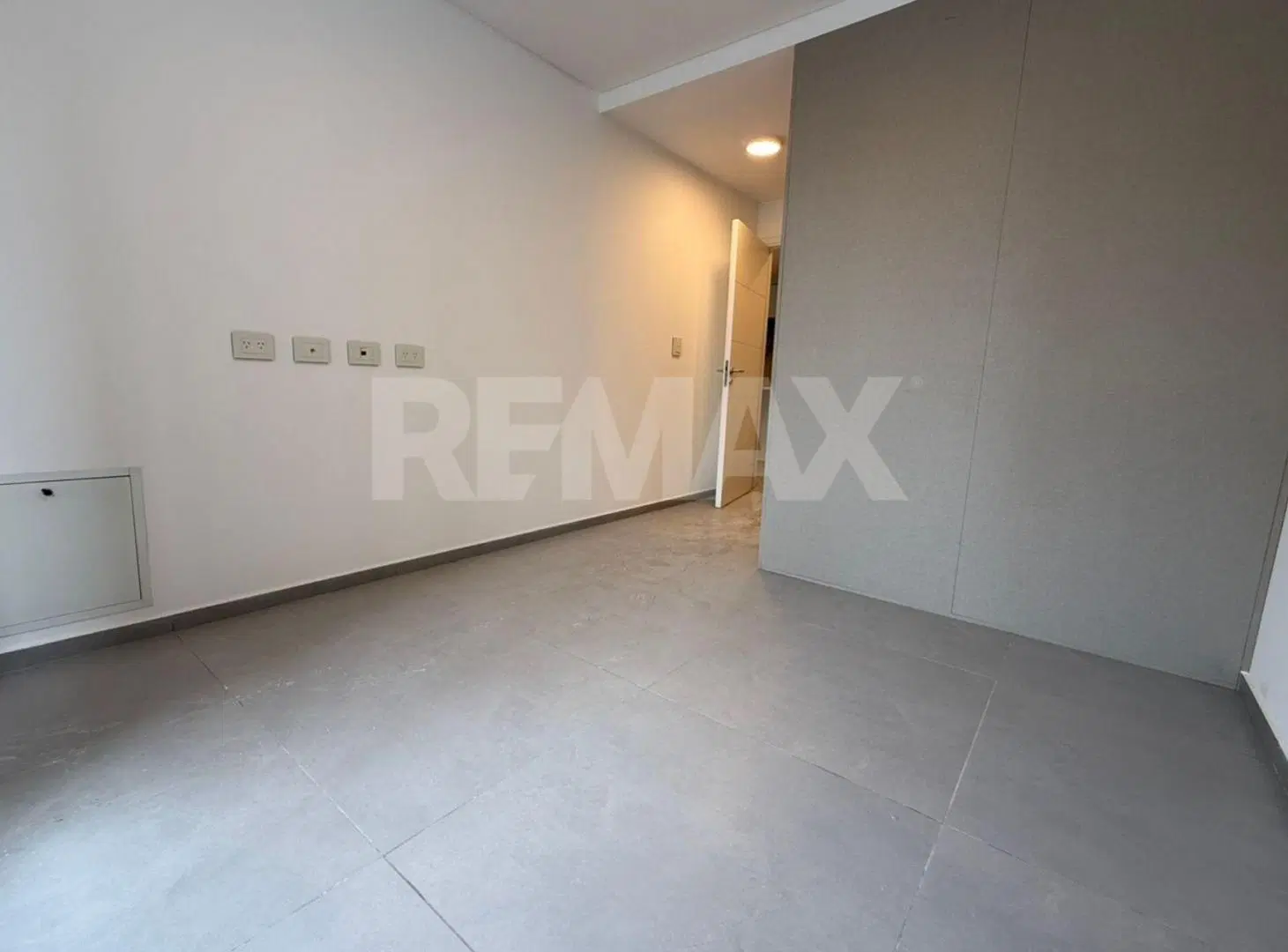 VENTA DEPARTAMENTO 1 DORM. C/COCHERA TORRE BELA 4