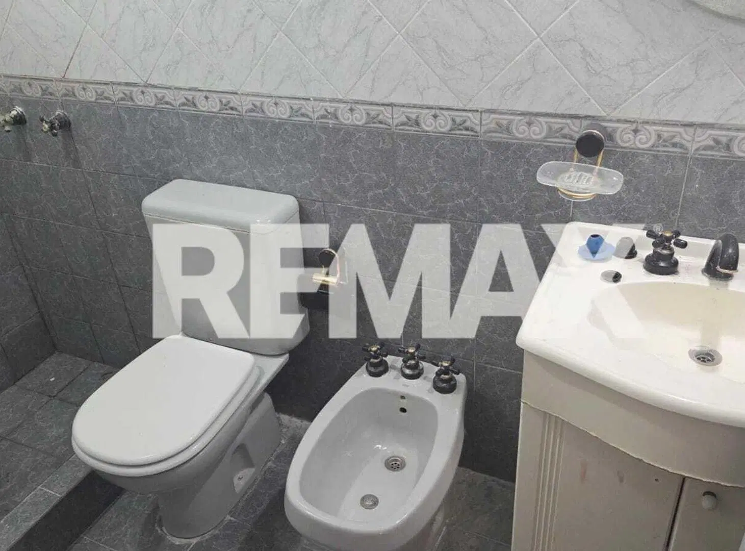 Alquila Duplex 3 dorm, cochera, Leloir 509 Neuquen 2