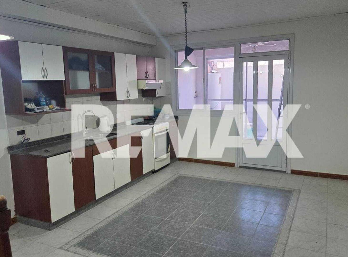 Alquila Duplex 3 dorm, cochera, Leloir 509 Neuquen