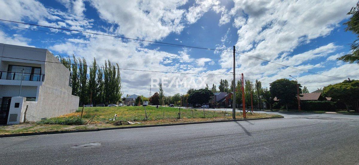 Terreno en venta, esquina Barrio El manzanar