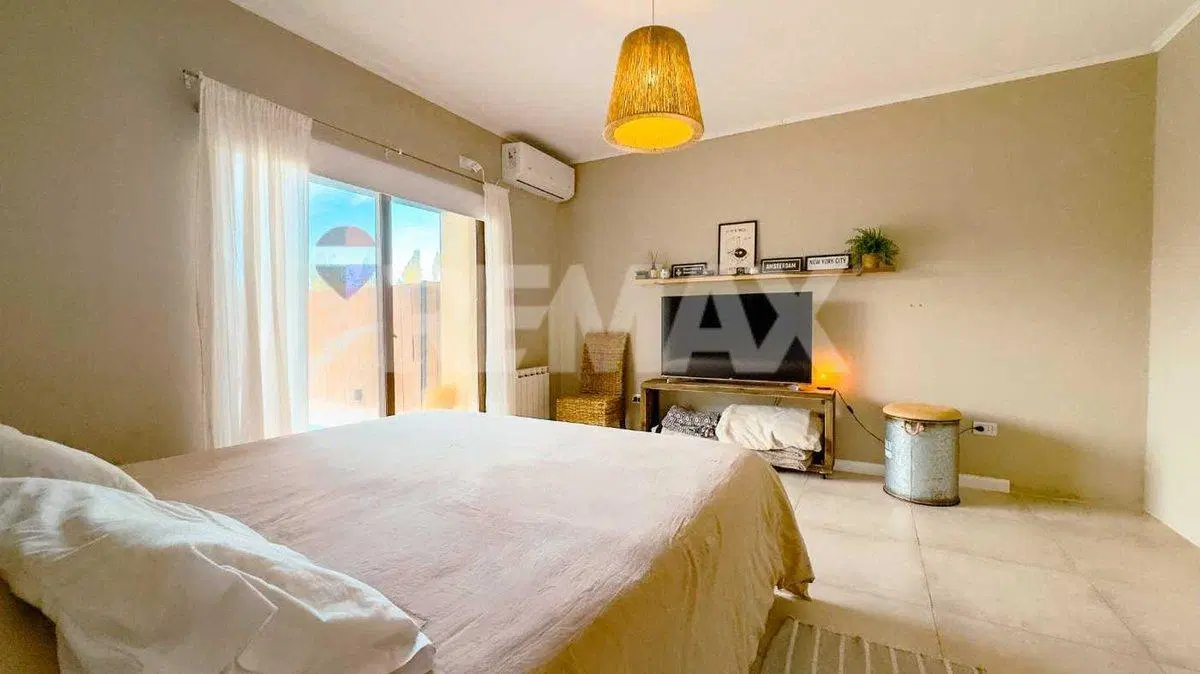Casas de 3 Dormitorios con Quincho y Pileta 4