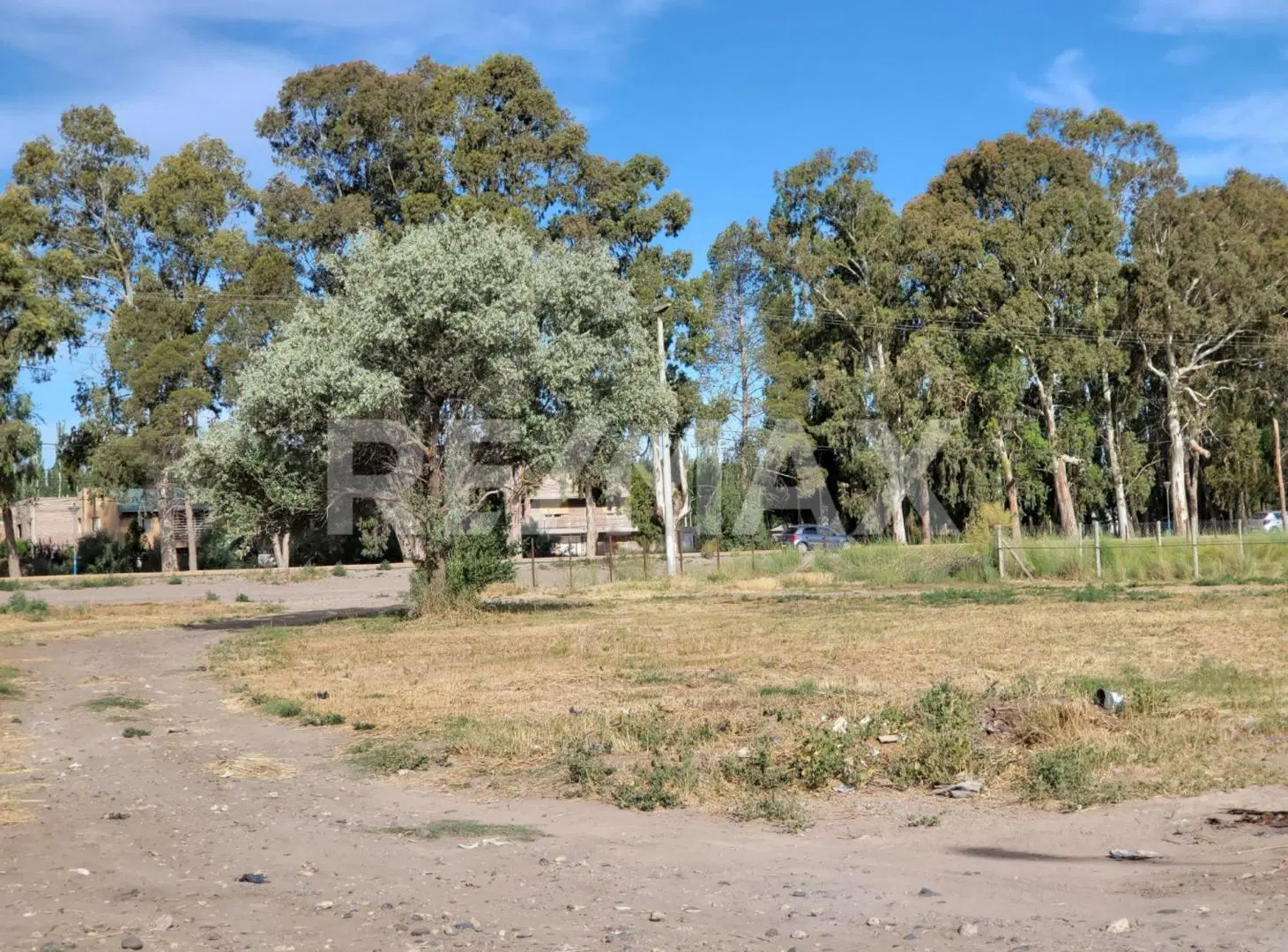 VENTA LOTE DE 435 M2 EN CENTENARIO 2