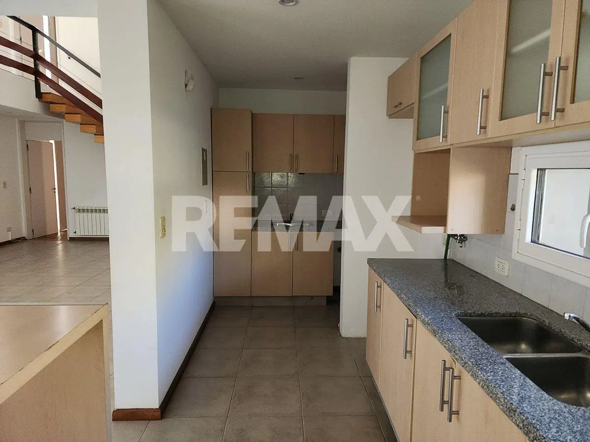ALQUILER CASA GERENCIAL 4 DORM COMAHUE GOLF CLUB 4