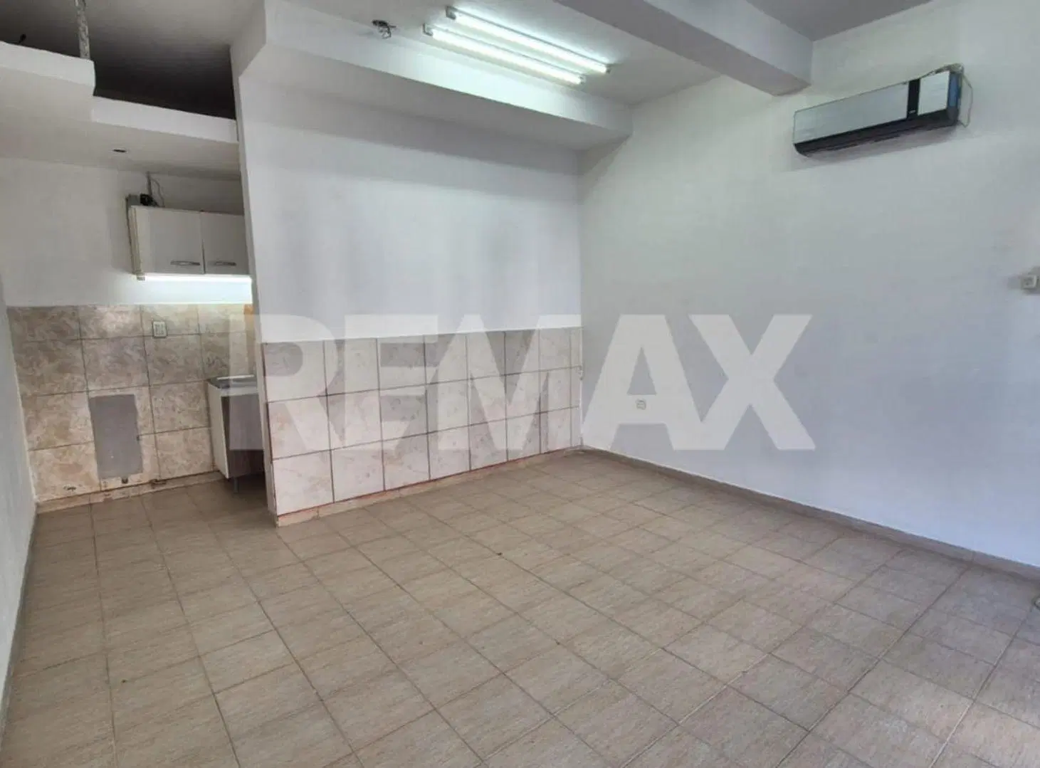VENTA LOCAL COMERCIAL 4