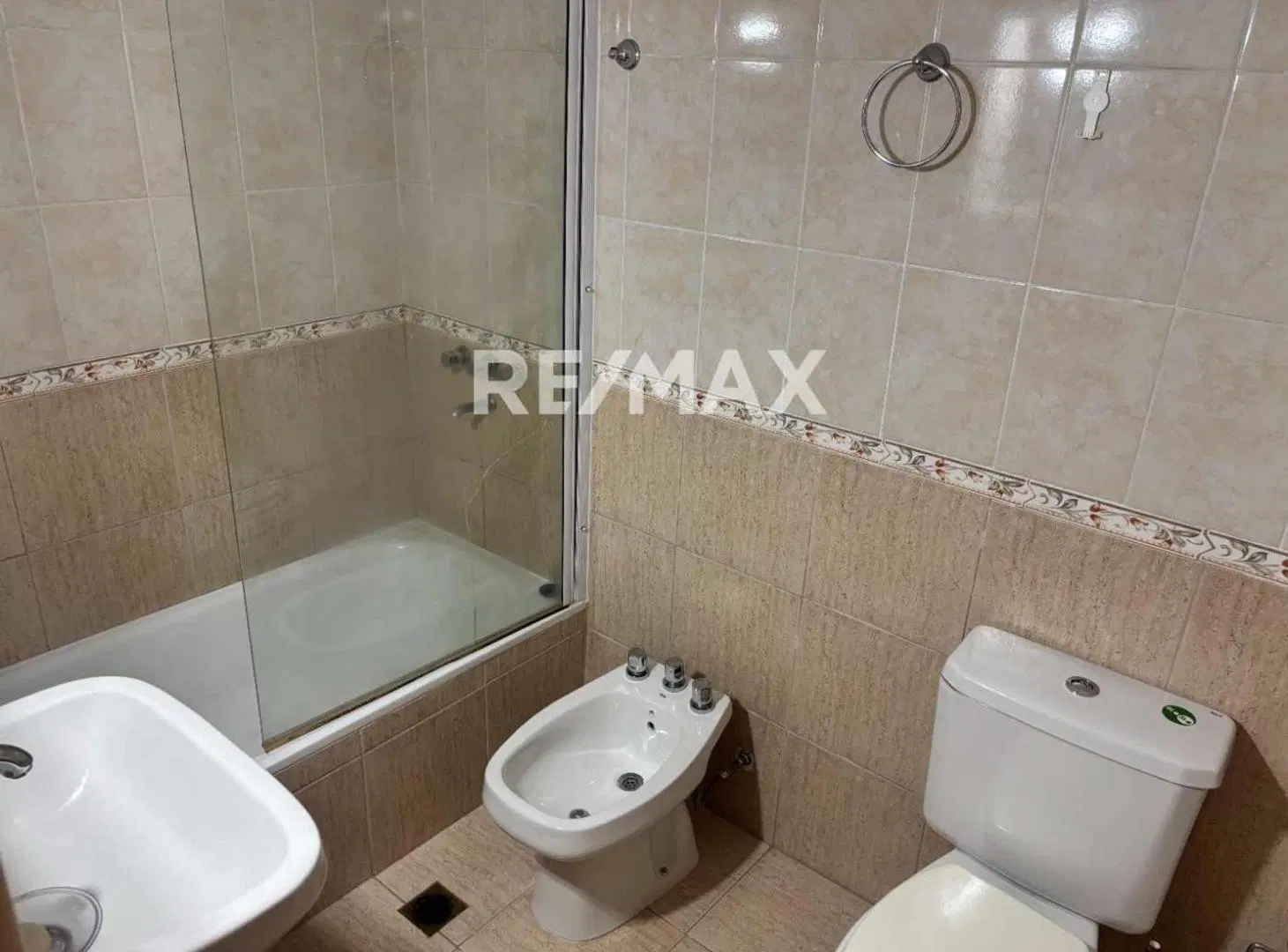 DEPARTAMENTO 1 DORMITORIO Y COCHERA EN PB 3