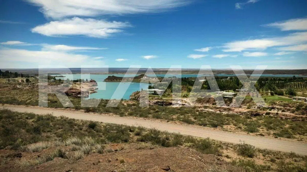 LOTE 450m2 B° LOS GIGANTES - VILLA EL CHOCON 2