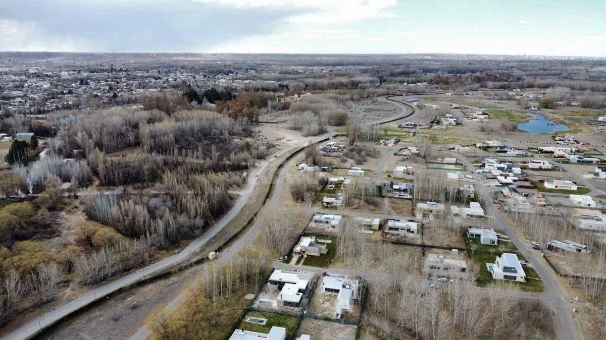 TERRENO EN VENTA | CANALES DE PLOTTIER 3